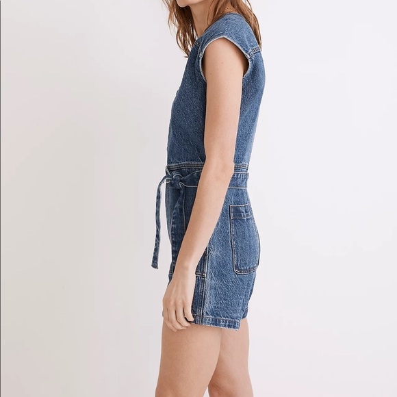 Madewell size 00 Zip-Front denim shorts Romper: TENCEL™ Denim ne766 - Picture 2 of 5